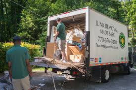 Best Garage Cleanout  in Bellevue, IA
